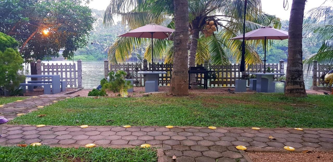 Luvi Lucas River Side Weligama Exteriér fotografie